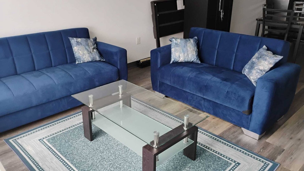 Downtown Hartford Apartment | Large 1BR apartment Downtown Hartford, fitness room, Free parking,Pool,G ym