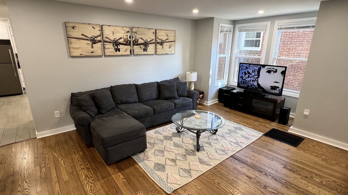 Southington Apartment | Large 1st floor of duplex in town center