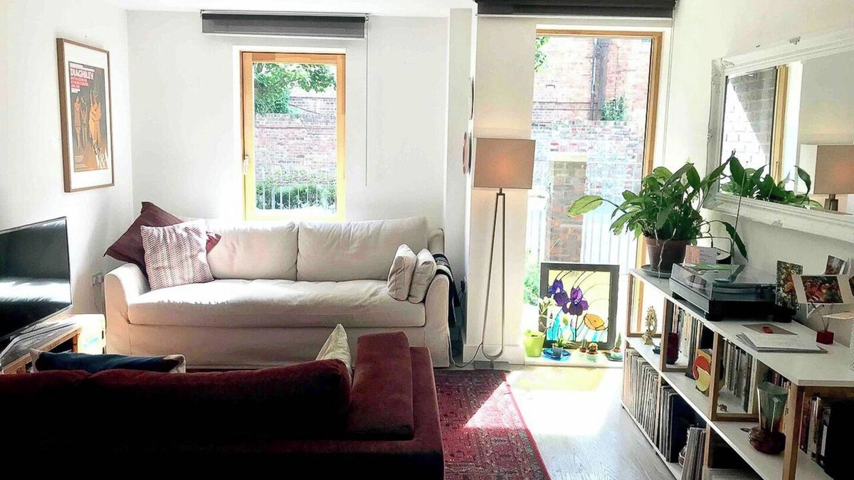 Haggerston Condo | Large 2-bed 2-bath ground-floor flat in Hoxton, large patio, great transpt links