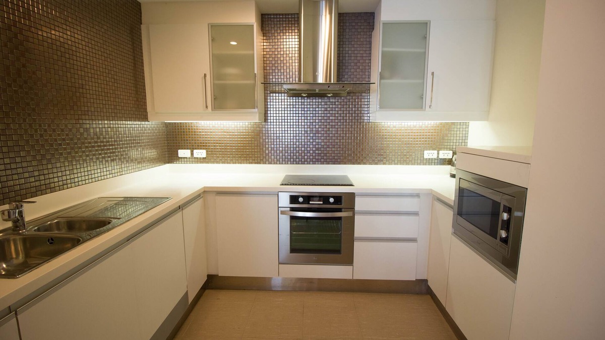 Na Chom Thian Apartment | Large, 2 bed beachfront condo in Pattaya