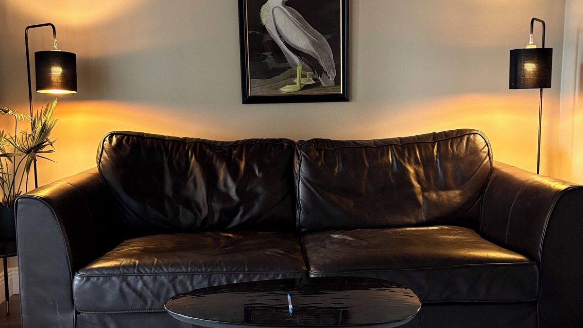 Portumna Apartment | Large 2 bedroom flat in the heart of historic Portumna, County Galway