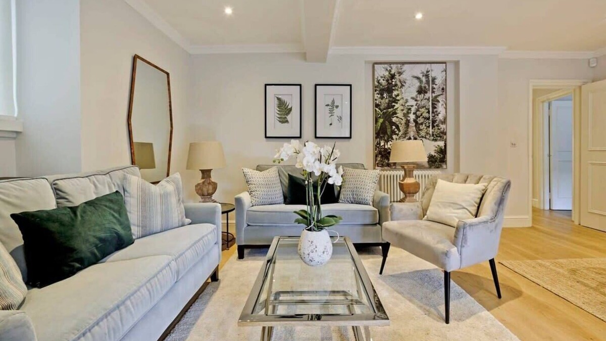 Campden Apartment | Large 2 Bedroom Kensington Garden Flat