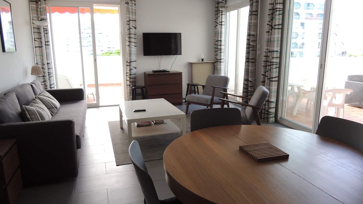 La Grande-Motte Apartment | Large 2 room cabin of 60m2 in the city center