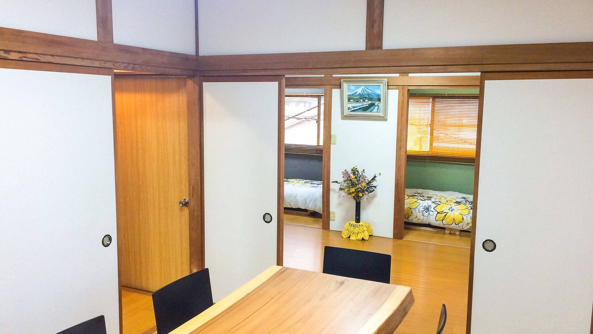 Shiki House | LARGE 200 SQ M HOUSE 30 MIN TO SHINJUKU