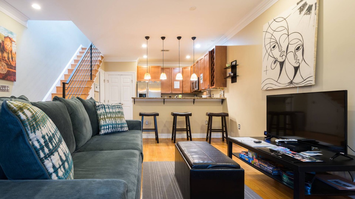 Bloomingdale House | Large 2BR 2.5 BA Downtown DC