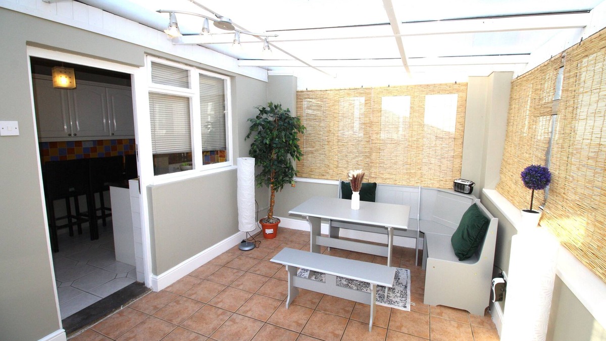 Shirley House | Large 3 Bed Bungalow - Beautiful Refurb - Large Garden - Fast Wifi