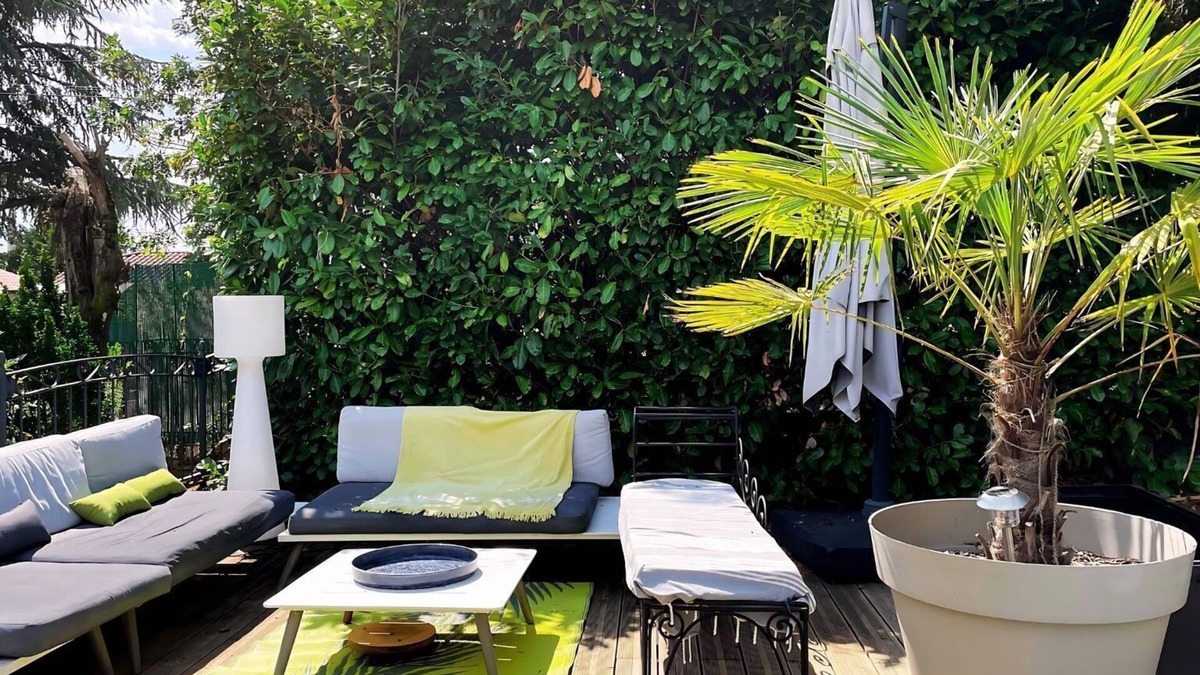 Lentilly House | Large 3 bedroom house - swimming pool - 25mn from Lyon - TER 3mn away -
