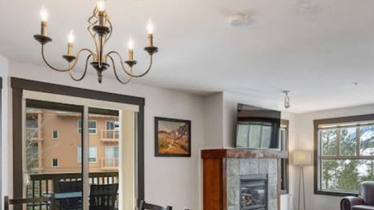 East Kootenay Condo | LARGE 3-Br 3-Ba | Ski In/Out | Pool & Hot Tubs | Central Upper Village Location
