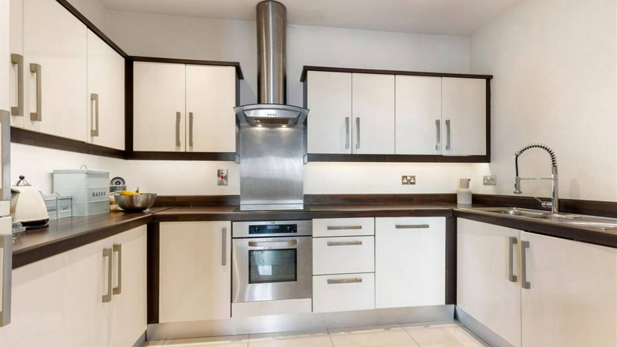 Downham House | Large 3 br apartment with and wifi