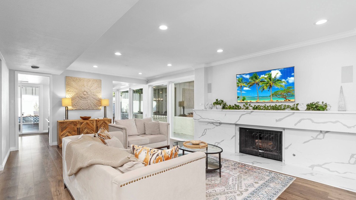 Los Cerritos House | Large 3BD : Master Suite : Pool