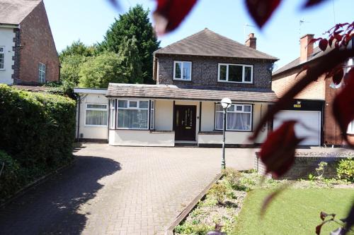 Bloxwich House | Large 4 Bed House, Sleeps 7, Near NEC, BHX, City Centre