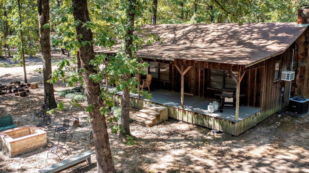 Brookston House | Large 4 Bedroom 2 Bath Country Home with Gorgeous Views