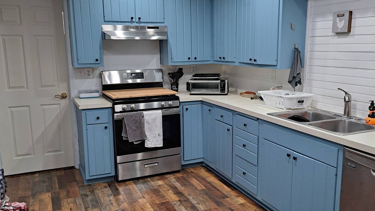 Arkport House | Large 4-bedroom house in Arkport NY with A/C, WiFi. Sleeps 10
