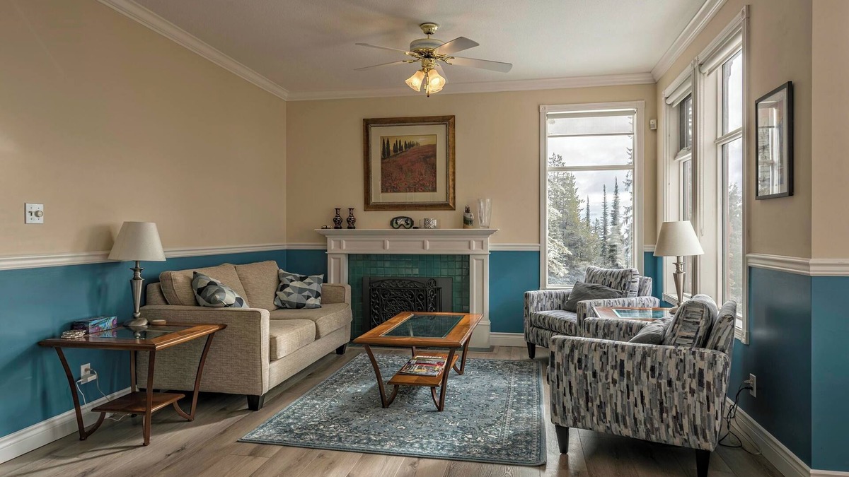 Silver Star Mountain House | Large 5 bedroom, standalone home with private hot tub, BBQ and pet friendly too!