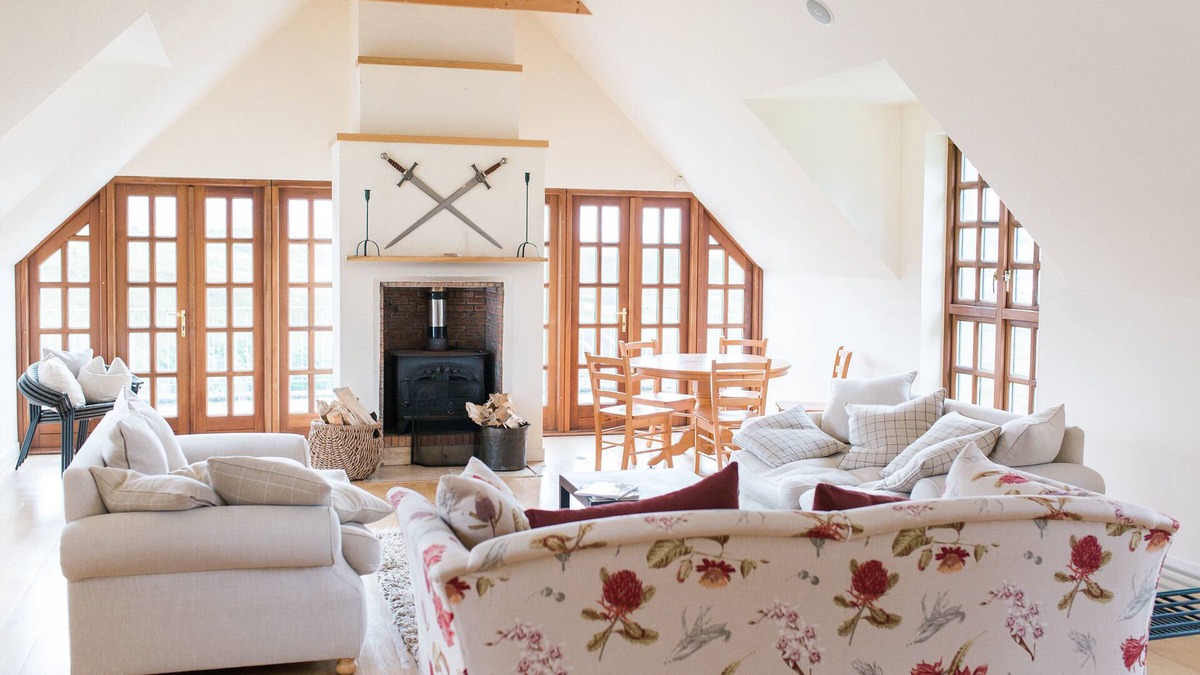 Taynuilt House | Large 5 bedroom house with two lounges and large indoor pool