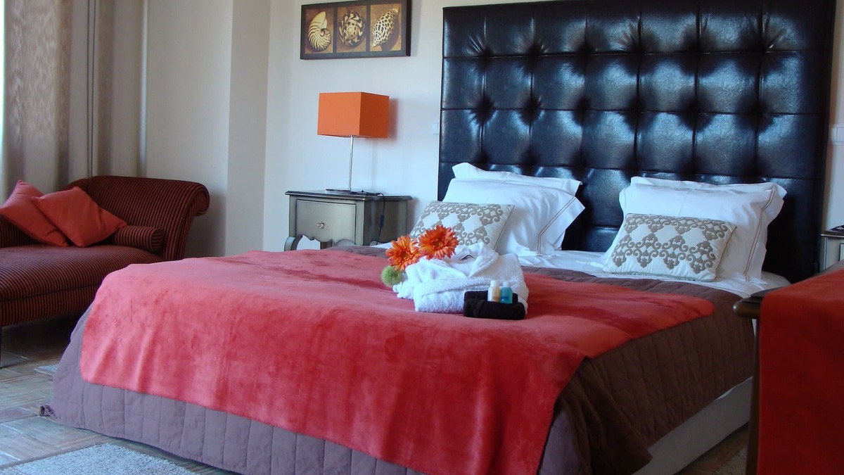 Sesmarias Villa | Large 5 bedroom Villa, internet + Tv satelite + air conditioning free