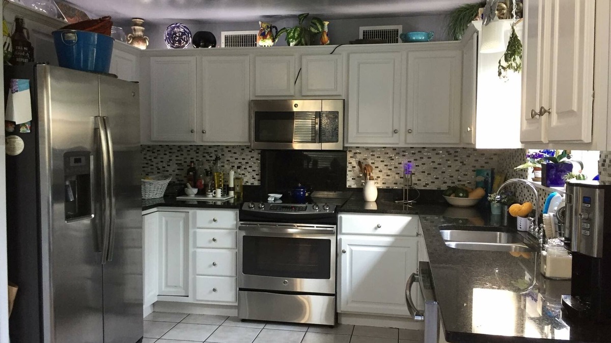 Picayune House | Large Acadian Style Home / 2100 sq ft.