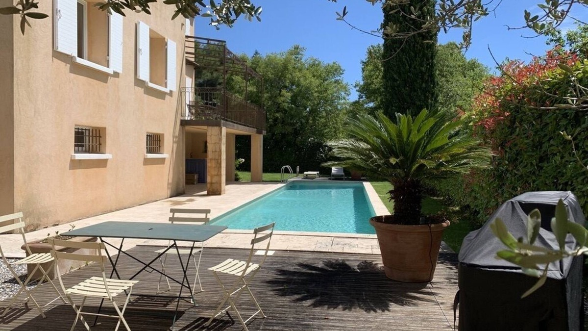Est House | Large air-conditioned villa with heated pool in secure residence