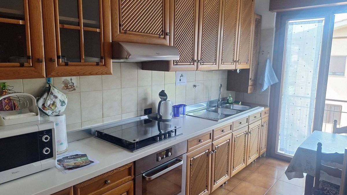 Suburbio IX Aurelio Apartment | Large and bright apartment in residential area, 6 bus stops from metro A