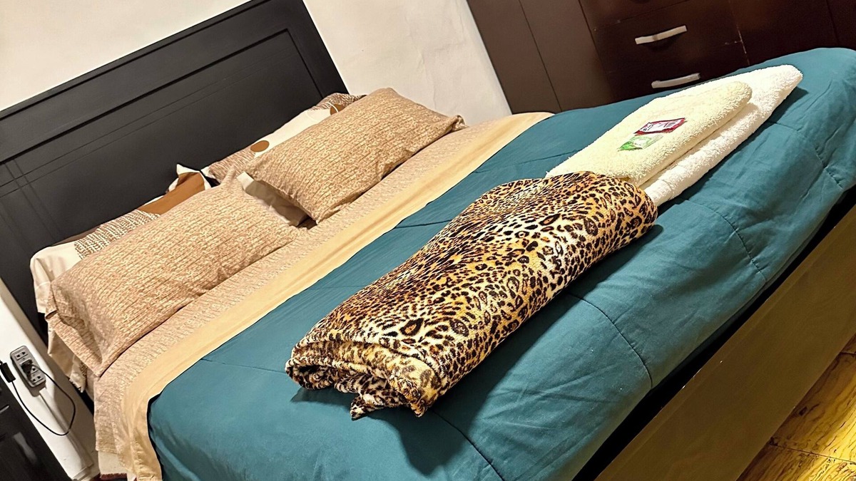 Cochabamba House | Large and comfortable room (Downtown)