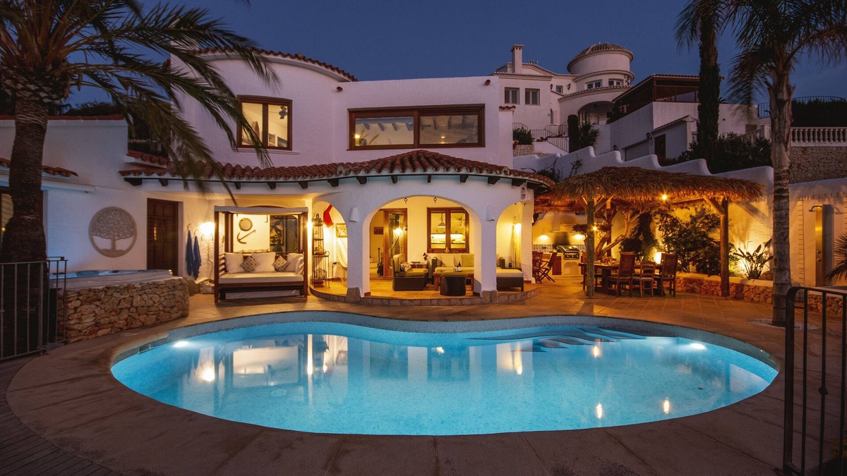 El Portet Villa | Large and comfortable villa in Moraira, on the Costa Blanca, Spain with private pool for 4 persons