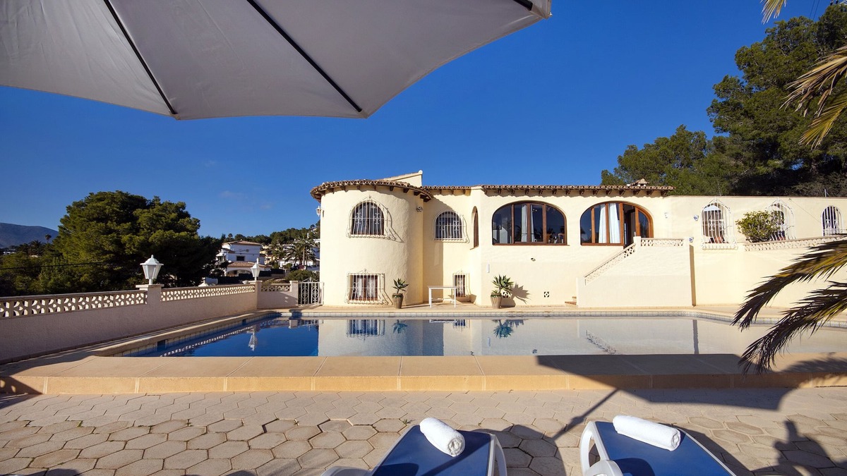 Empedrola Villa | Large and nice villa in Calpe, on the Costa Blanca, Spain with private pool for 6 persons