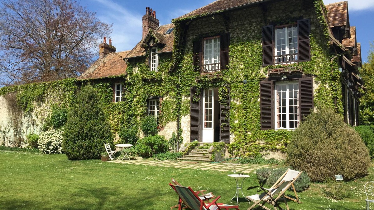 Tournedos-sur-Seine House | Large Anglo-Norman family house with swimming pool on the banks of the Seine