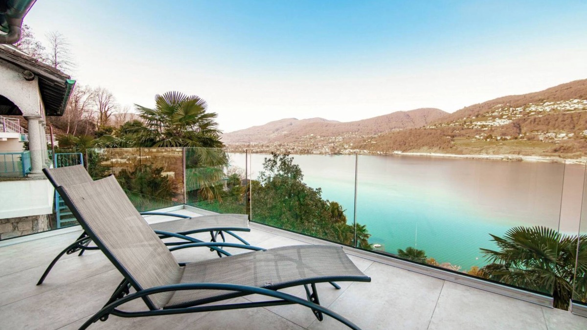 Montagnola Apartment | Large apartment with breathtaking views of the lake (LA PALMA 2)
