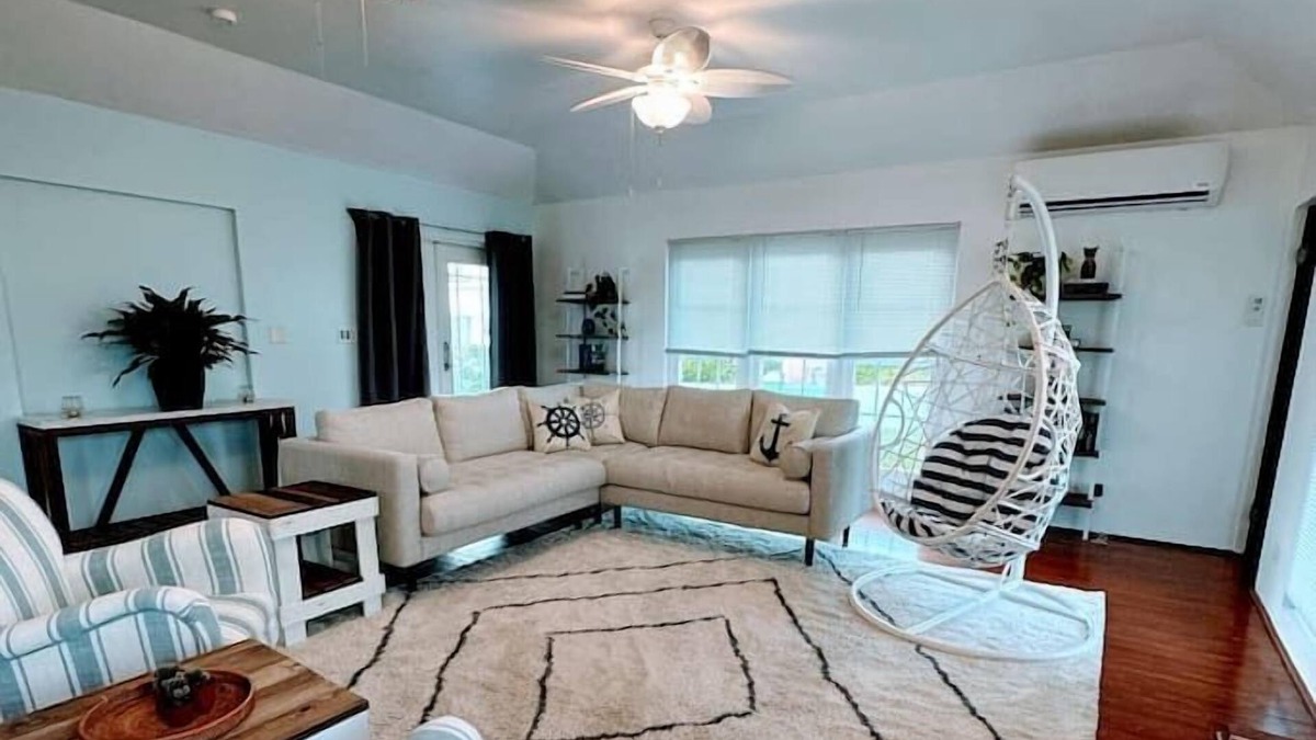 Warwick Apartment | Large Apartment for Big Groups in the Center of Bermuda!