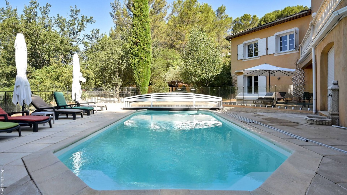La Bouilladisse Apartment | Large apartment with terrace and pool view