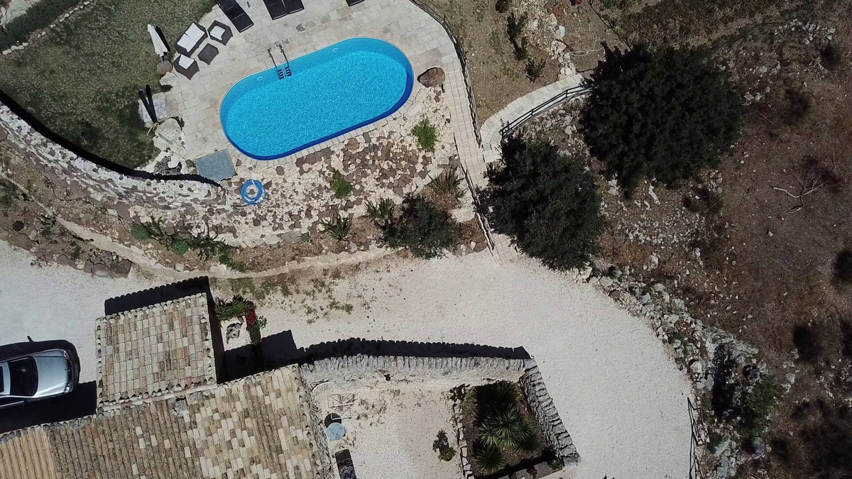 Buscemi House | Large apartment in a country house with 3 apartments and pool. App.1