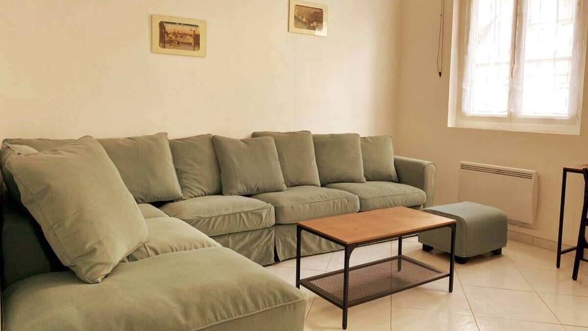 Elbeuf Apartment | Large apartment in central Elbeuf