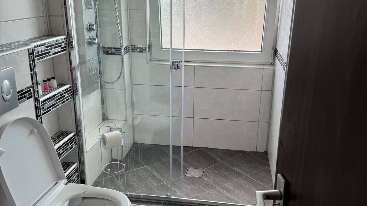 Bielefeld Apartment | Large apartment near IKEA BR