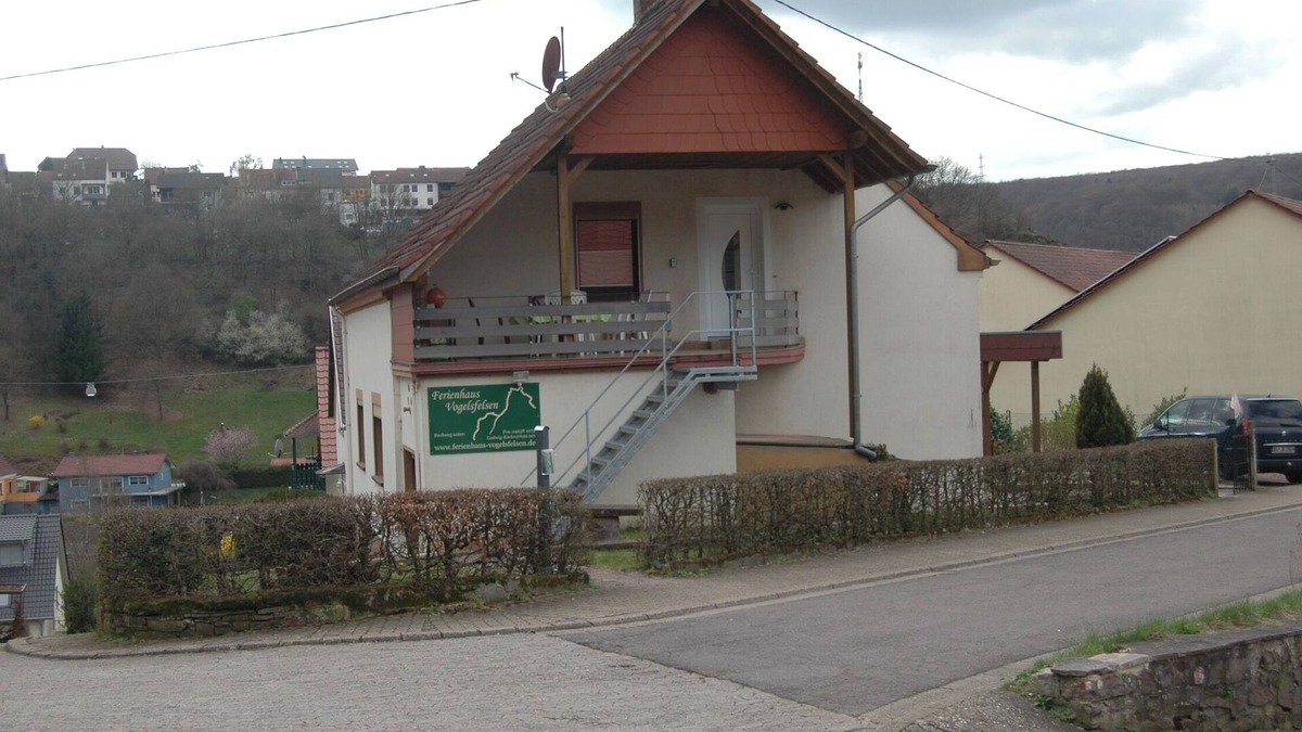 Mettlach Apartment | Large apartment right on the forest, ideal for hikers & bikers