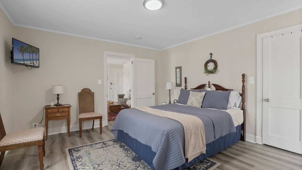Fredericksburg Apartment | Large Apartment near Mary Washington with full kitchen & in-unit laundry