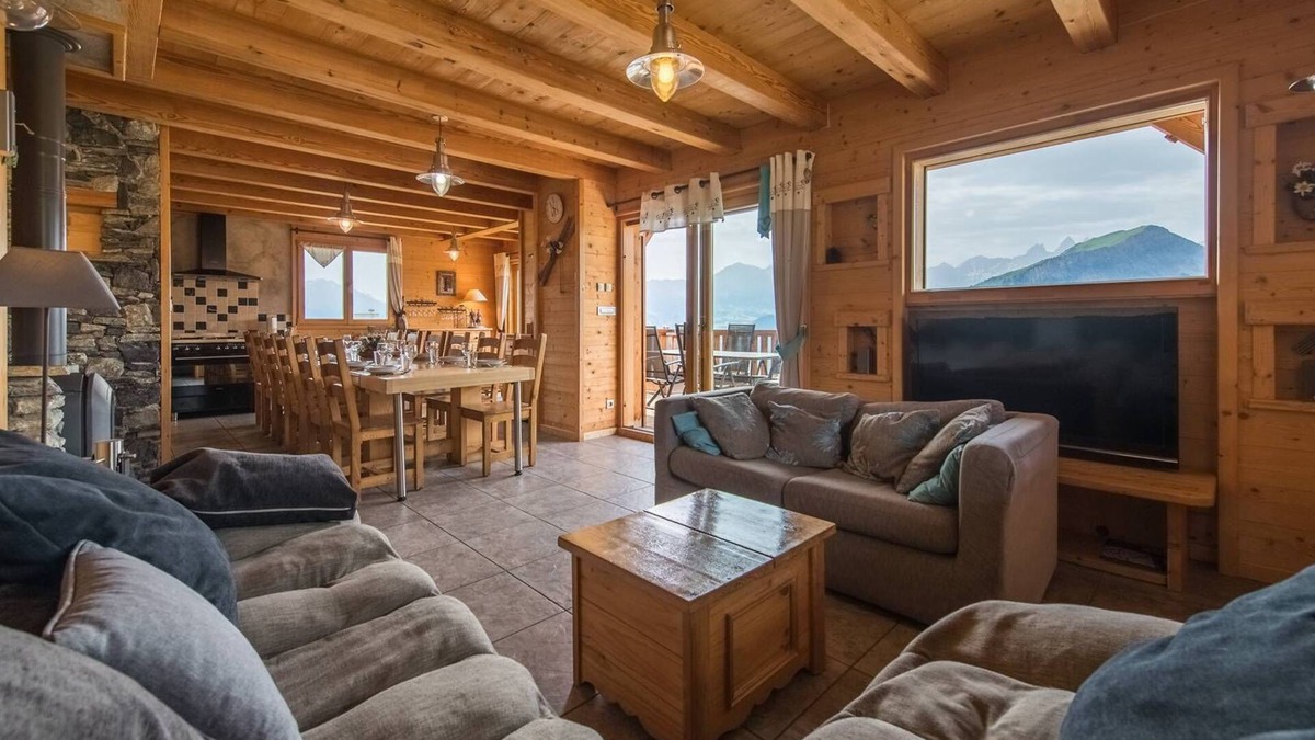 Villarembert Ski Chalet | Large apartment with Jacuzzi in a chalet