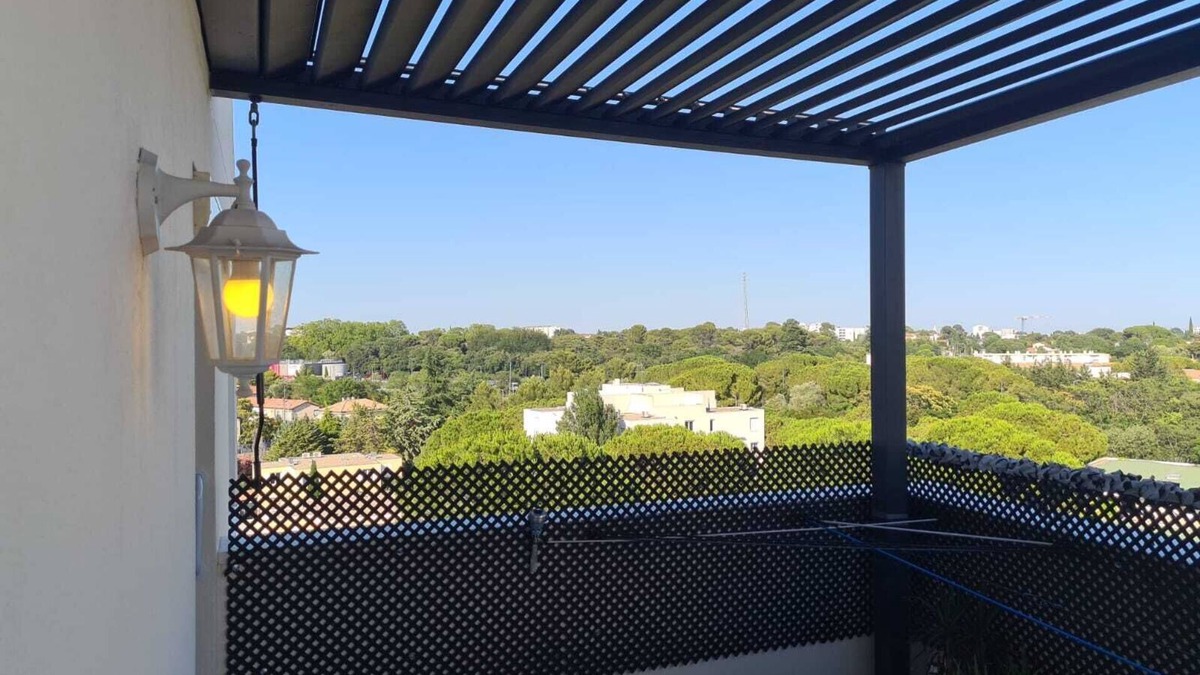 Les Cevennes Apartment | Large apartment with blioclimatic terrace 12 m2