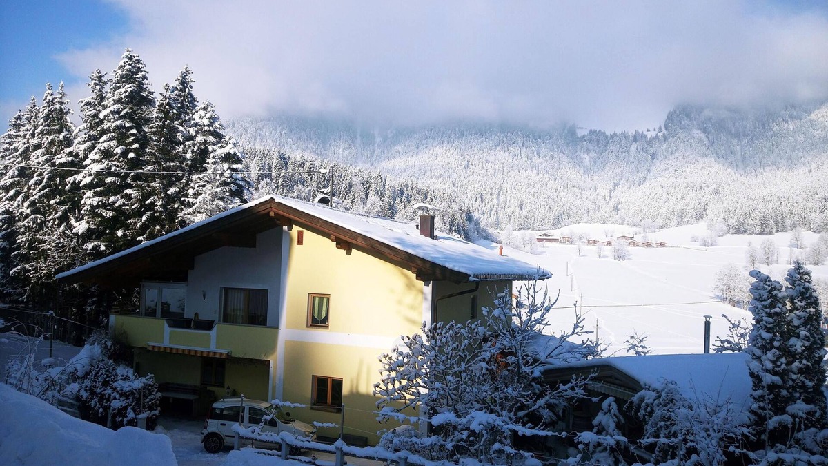 Soell Apartment | Large apartment with garden, 2 minutes to the ski lift