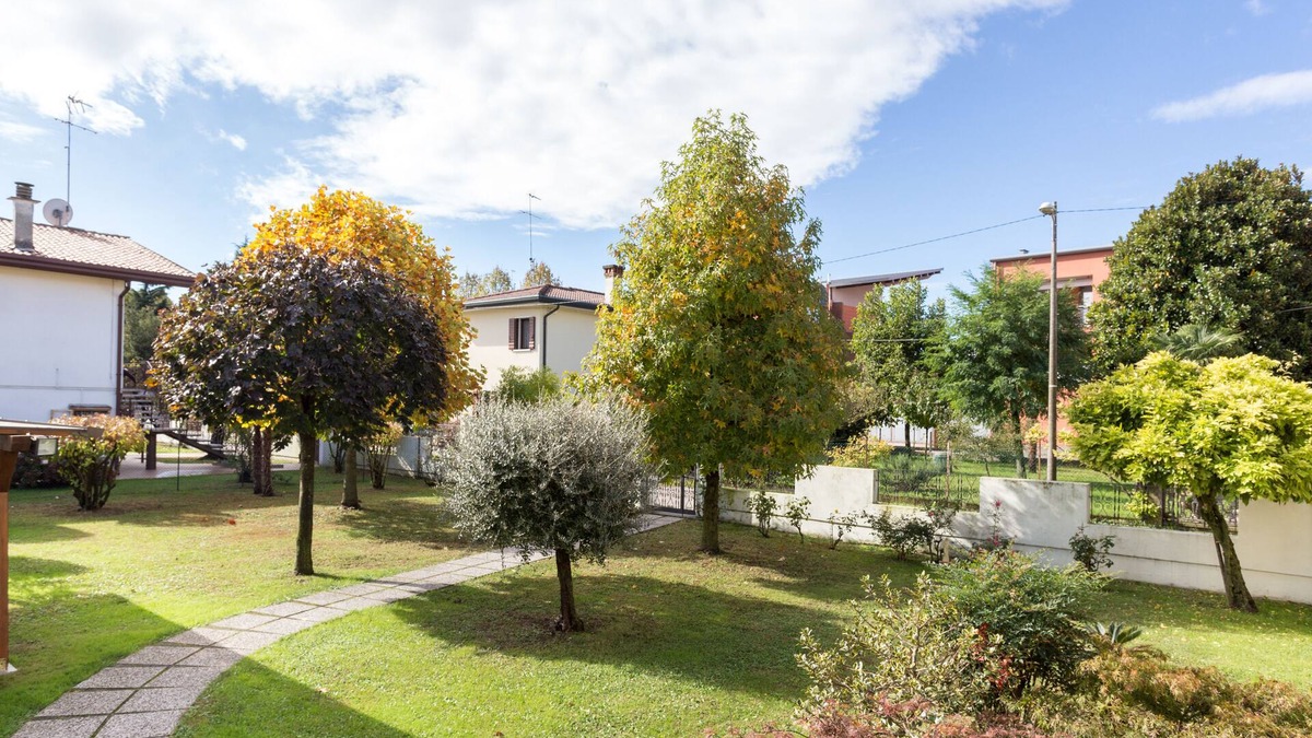 Favaro Veneto Apartment | Large apt 2 bedrooms &free car park