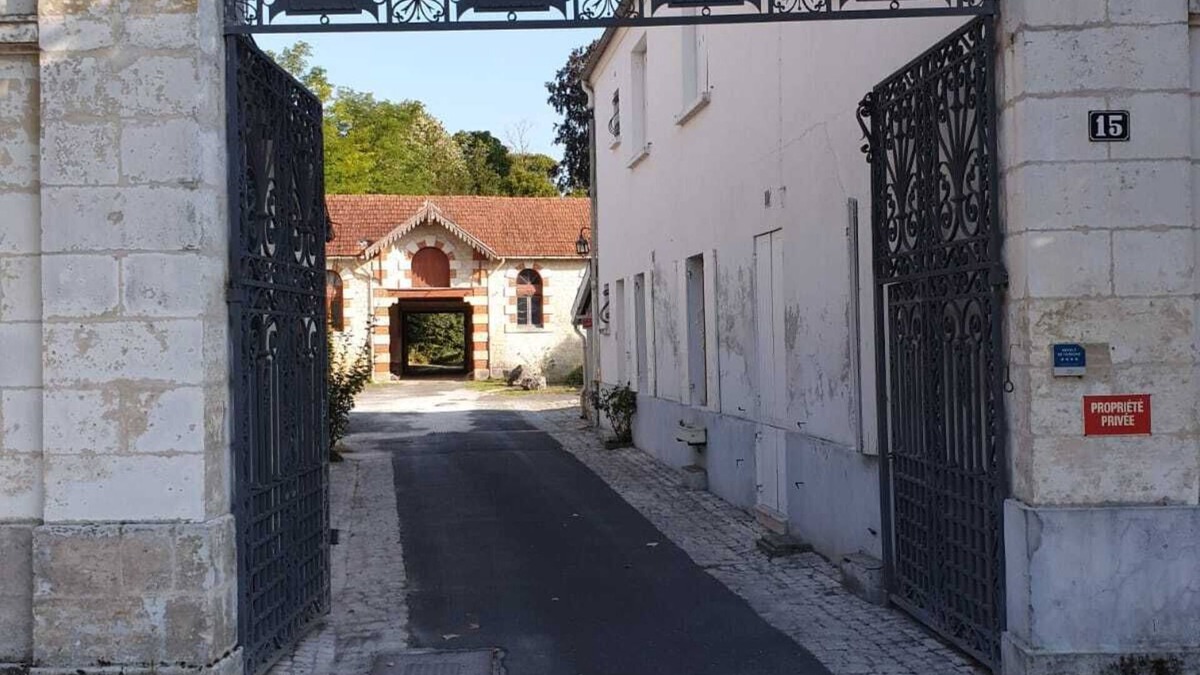 Jonzac House | Large atypical charming house entirely renovated.