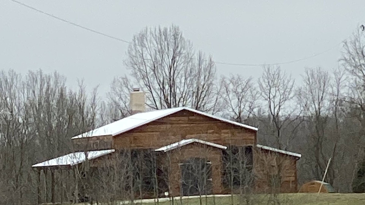Chaplin Cabin | LARGE BARN WITH LIVING AREA Bourbon trail Keenland close,