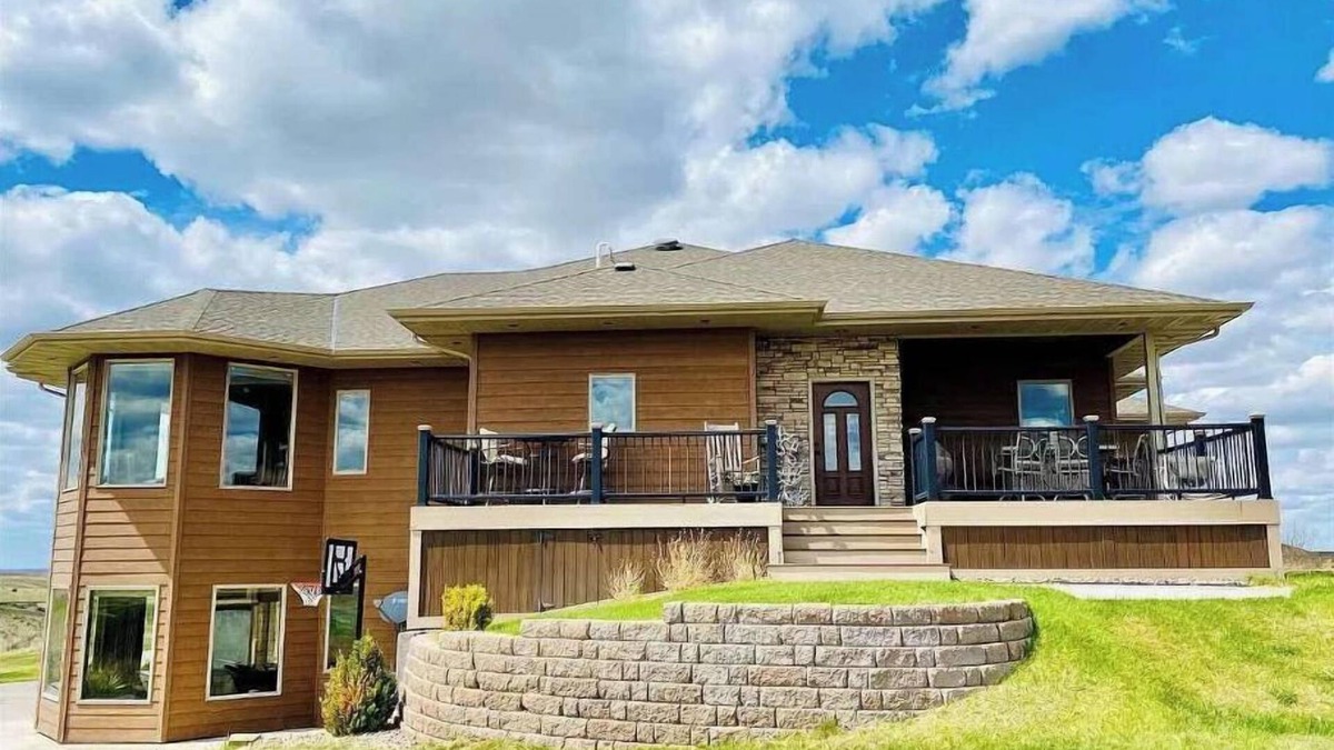 Brule Condo | Large Bayside Golf Course home with Lake Views.