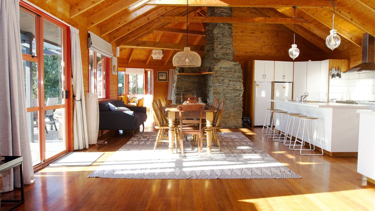 Takaka House | Large Beach Front Home