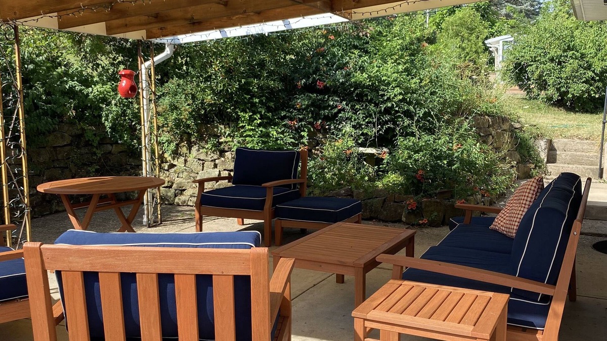 Williamsport House | Large, Beautiful Mid Century Mountain House.