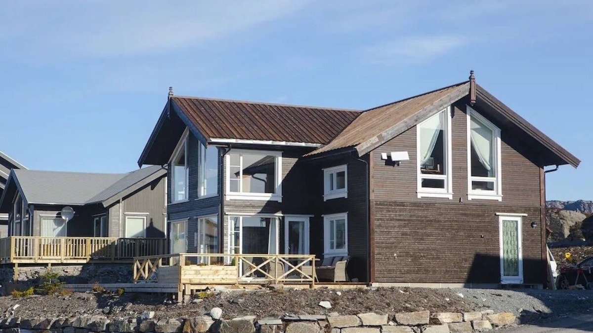 Steinsland Cabin | Large, beautiful cottage by the sea 45 min from Bergen! High Standard!