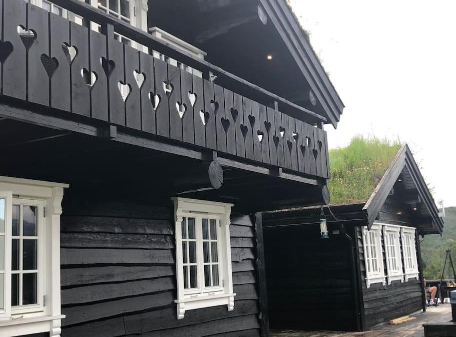 Kvam House | Large beautiful log cabin near Norheimsund and Hardangerfjord