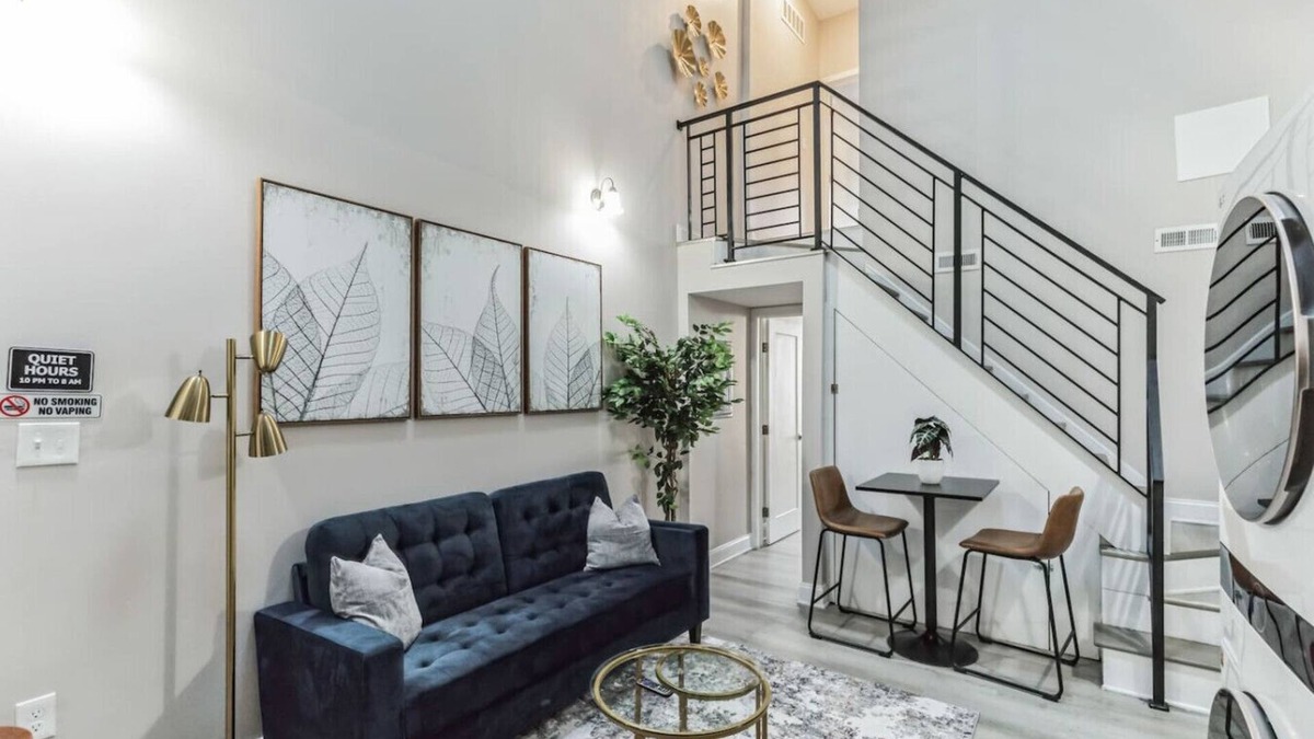 Center City East Apartment | Large Bi-Level 2BR Loft | Old City | Sleeps 8 (4F)