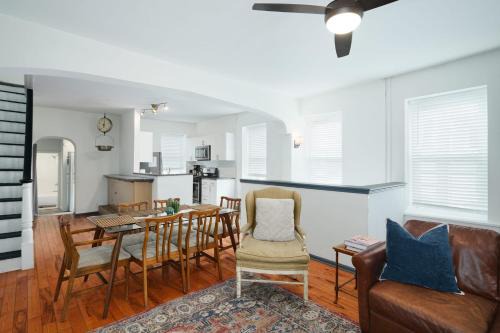 Roxborough-Manayunk Apartment | Large Bi-level Apartment in Heart of Manayunk