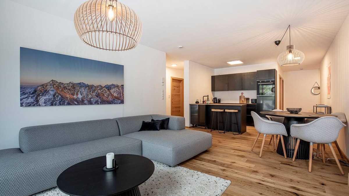 Runhof Apartment | Large boutique family apt 10 mins from Sölden - sunny terrace & Mountain Views