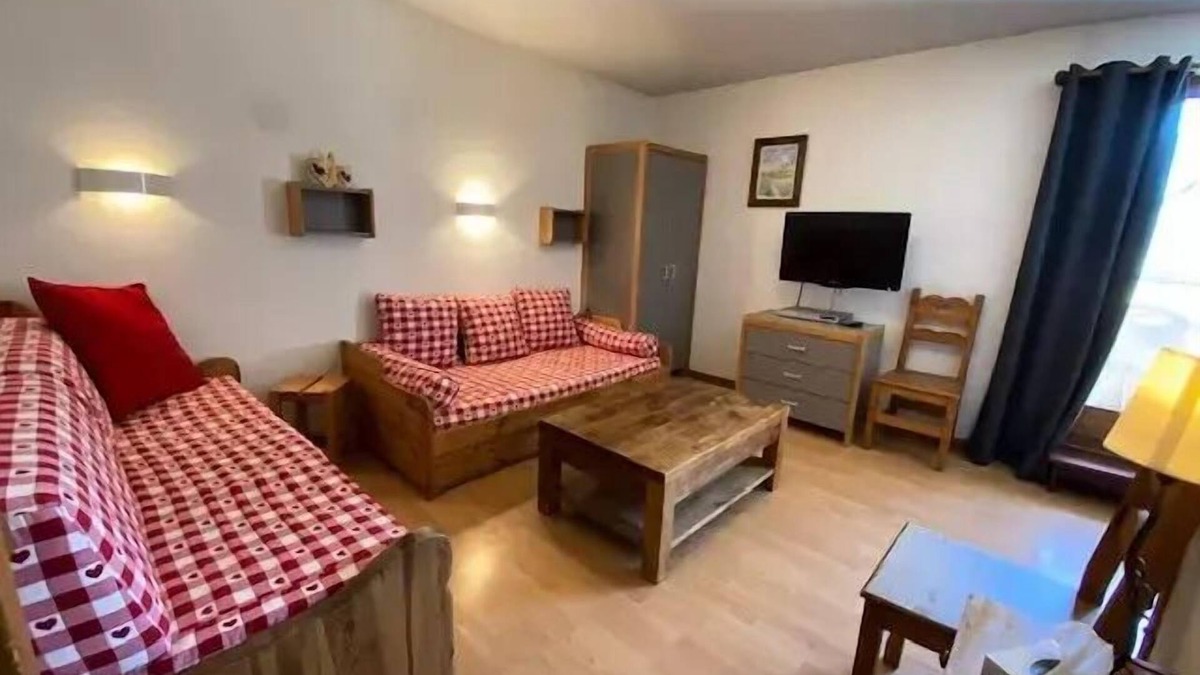 Brides-les-Bains Apartment | Large Cabin - APARTMENT 5 CUSTOMS 2* CENTRE CITY